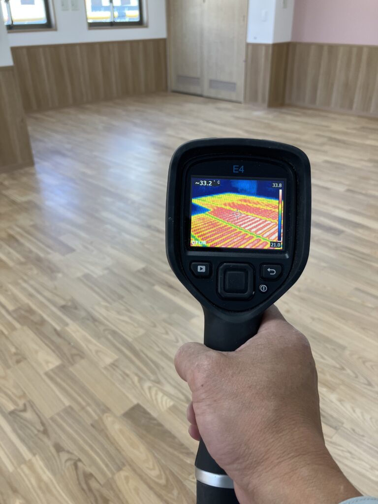 床暖房試運転の様子